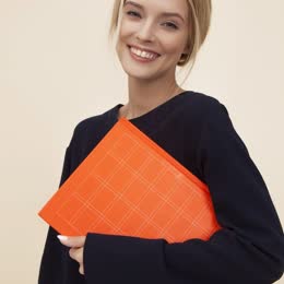 Elise Calder, customer care